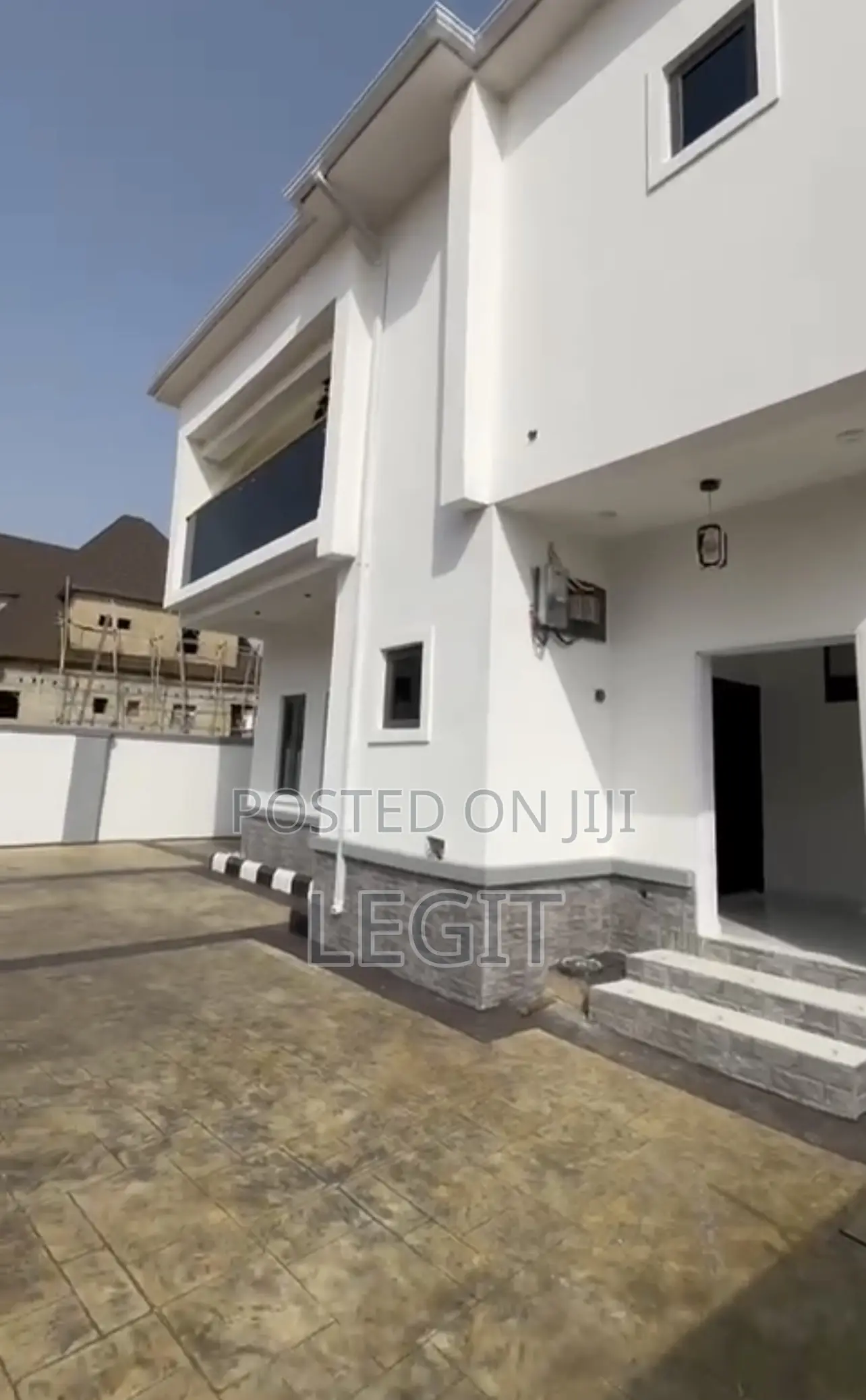 4bdrm Duplex in Lugbe District for sale in Lugbe District