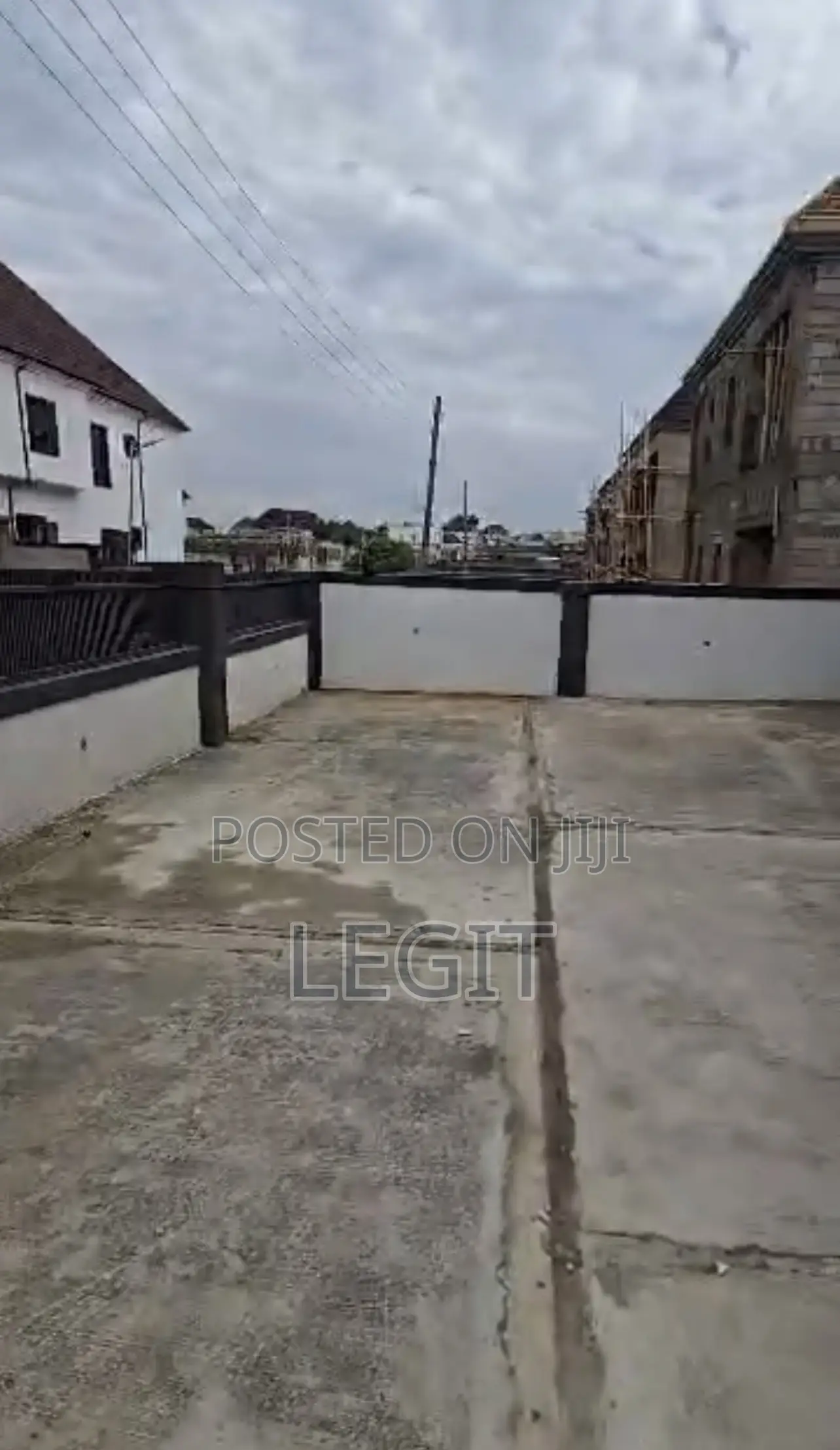 4bdrm Duplex in Lugbe District for sale in Lugbe District