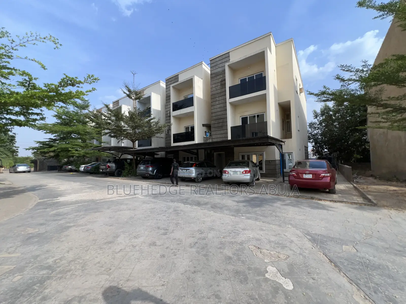 4bdrm Townhouse/Terrace in Mbora for sale in Mbora