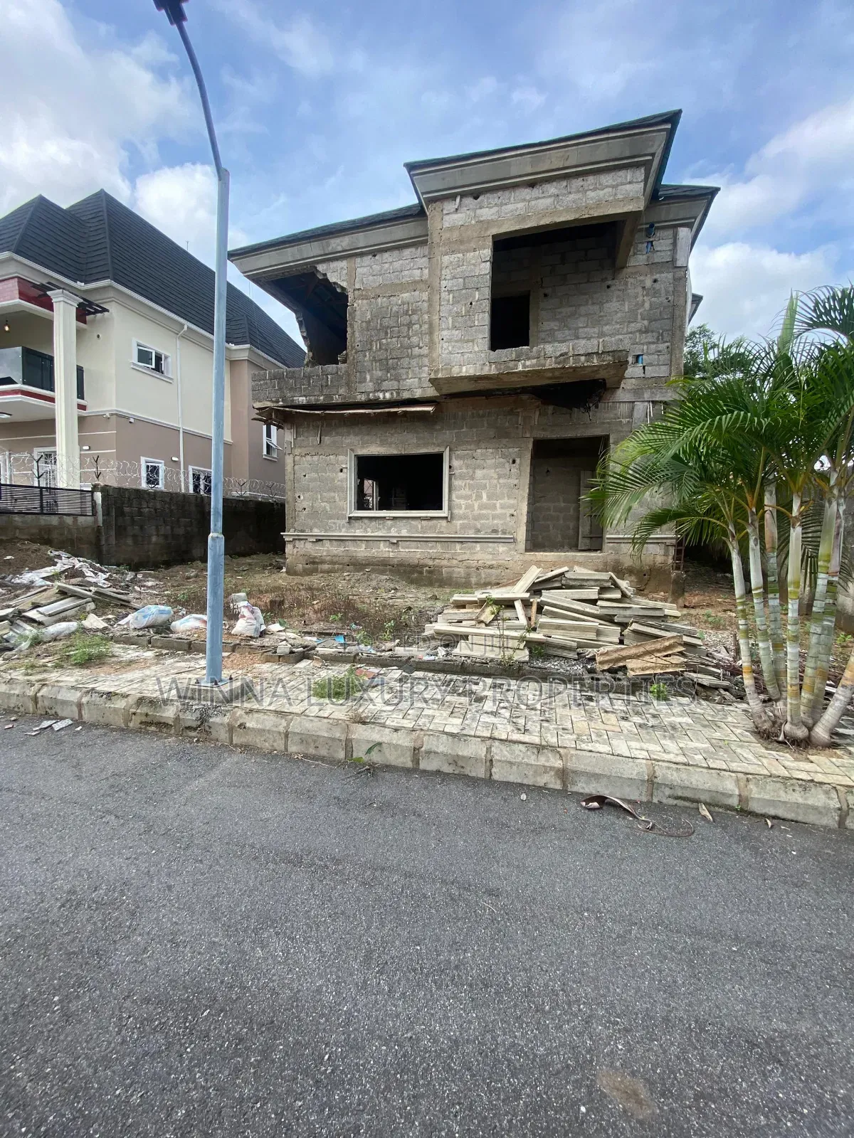 4bdrm Duplex in Aiben, Lugbe District for sale in Lugbe District