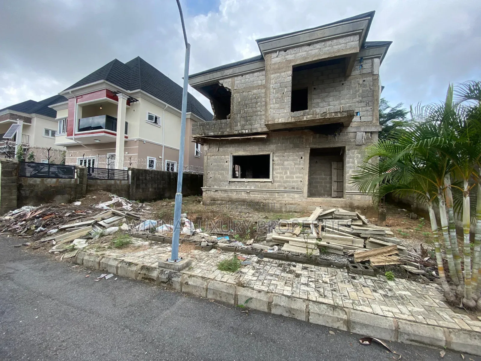 4bdrm Duplex in Aiben, Lugbe District for sale in Lugbe District