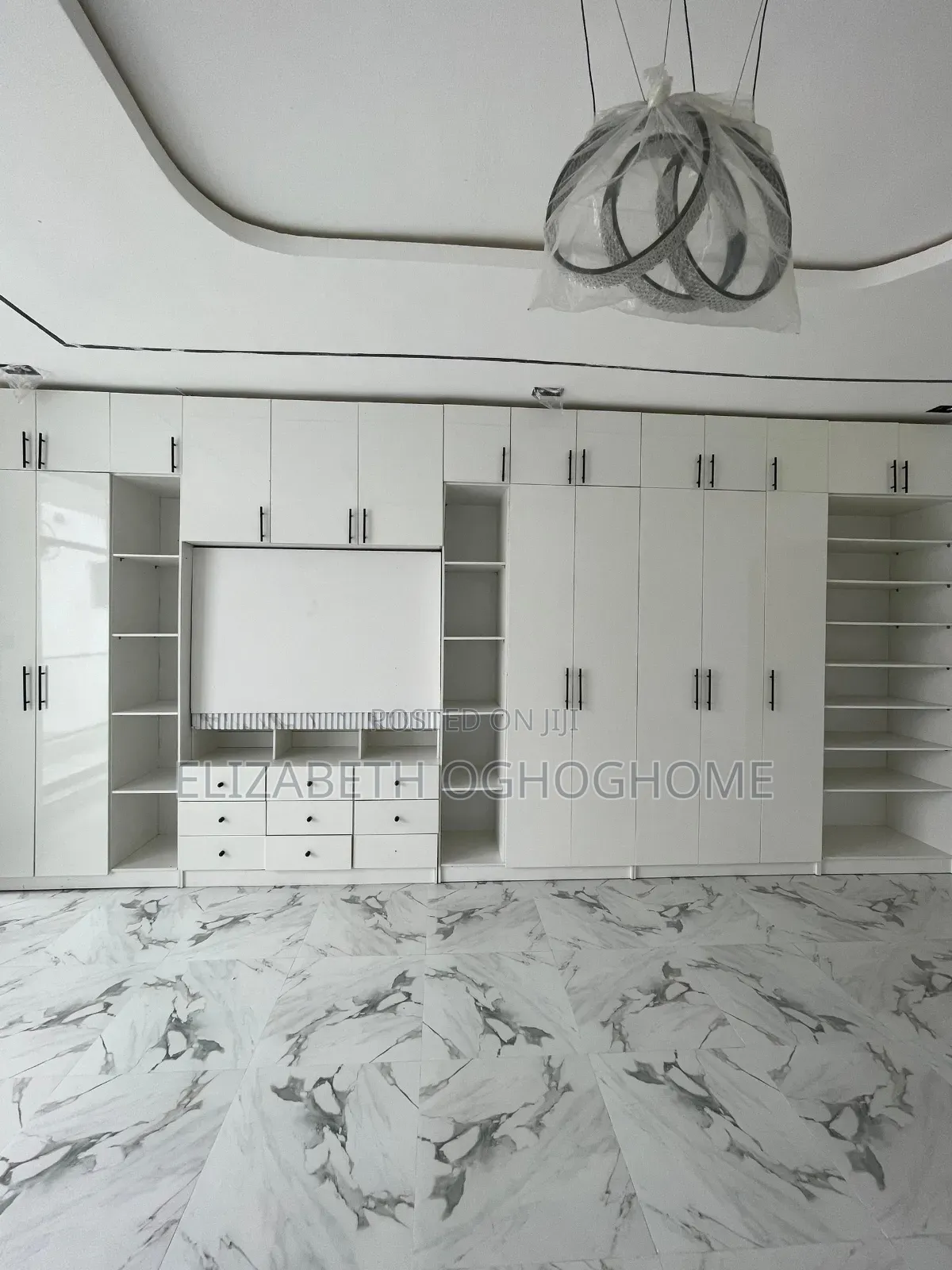 4bdrm Duplex in Idado for rent in Idado