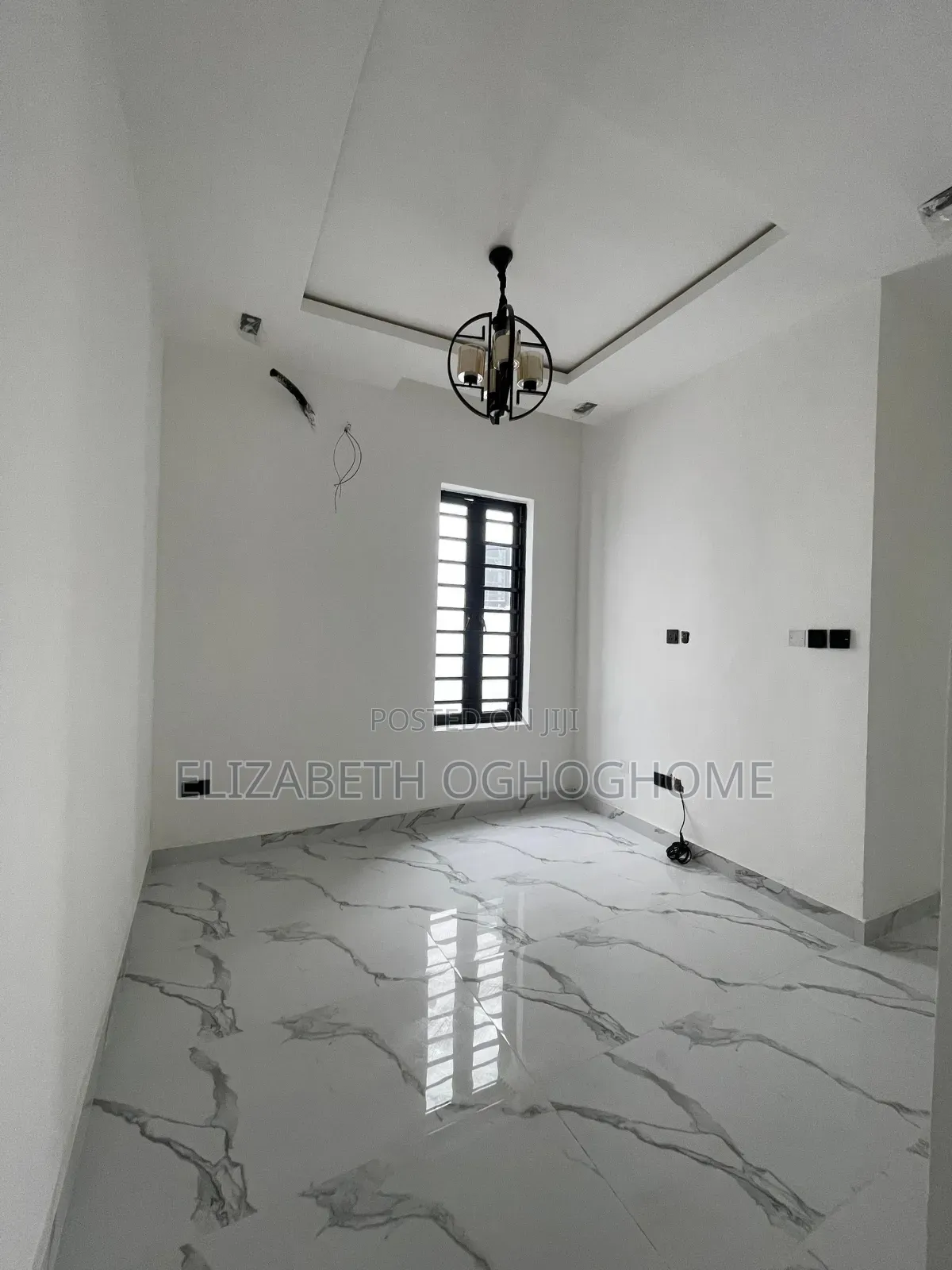 4bdrm Duplex in Idado for rent in Idado