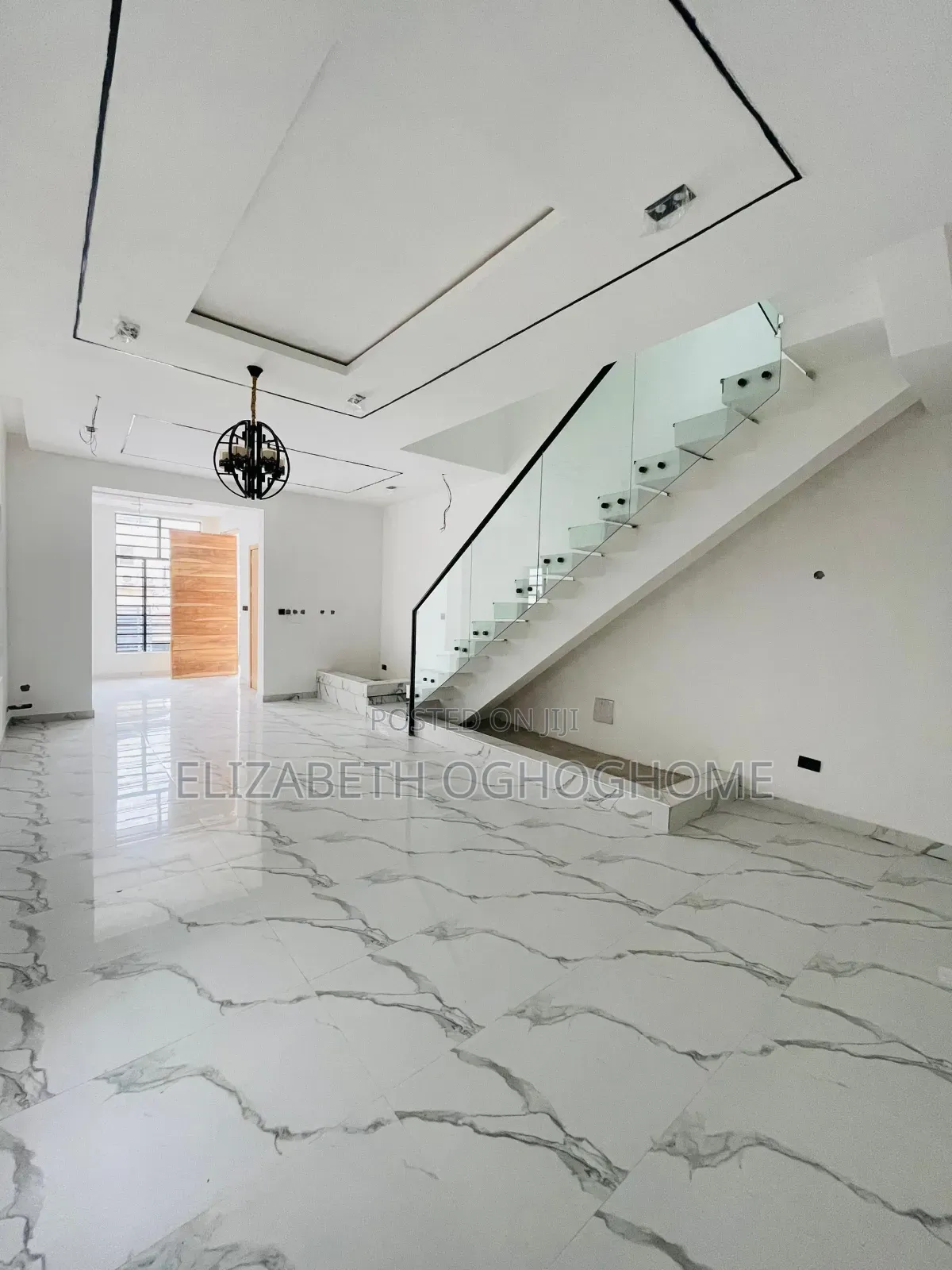 4bdrm Duplex in Idado for rent in Idado
