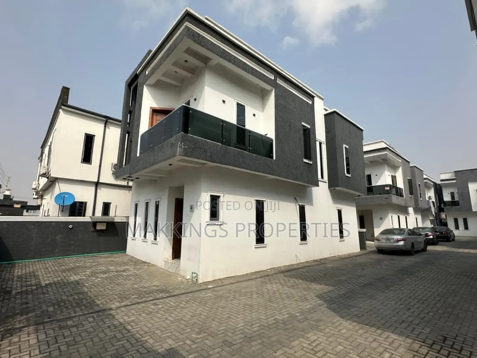 4bdrm Duplex in Chevron for rent in Chevron