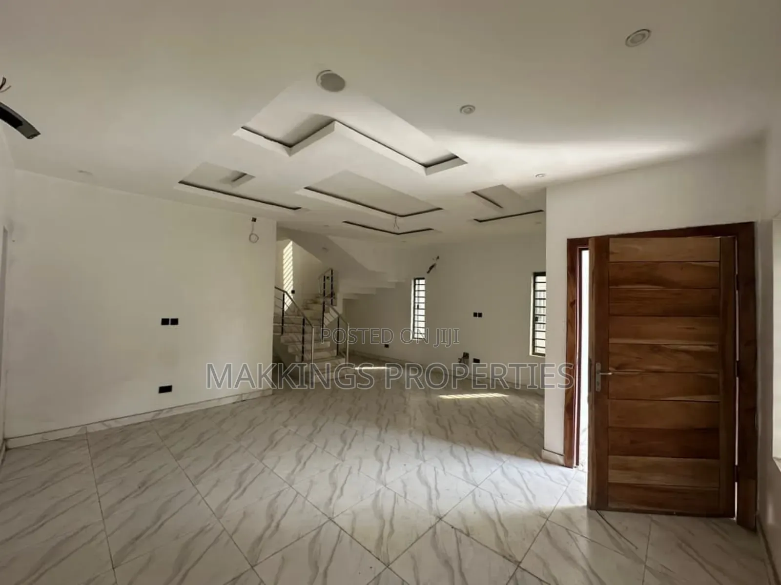 4bdrm Duplex in Chevron for rent in Chevron
