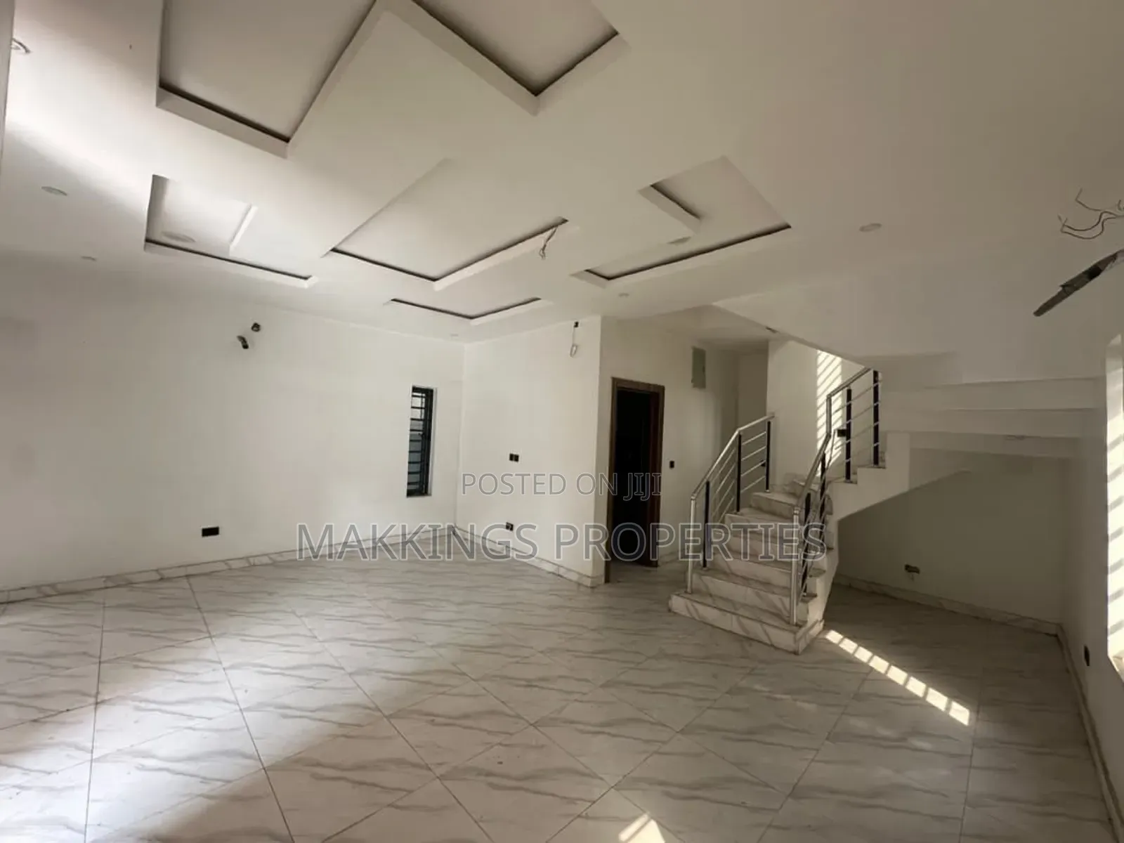 4bdrm Duplex in Chevron for rent in Chevron
