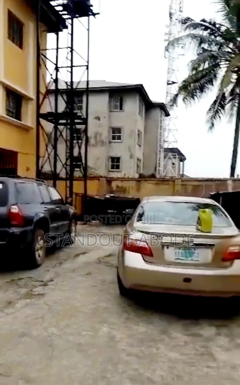 3bdrm Block of Flats in Good Location, Oke-Afa for sale in Oke-Afa