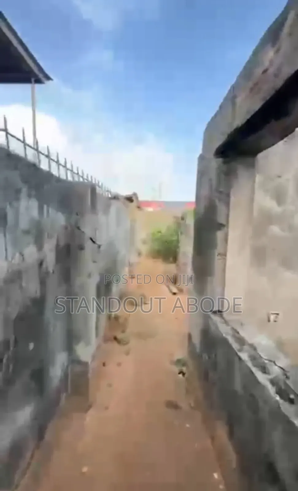 1bdrm Block of Flats in Nice Location, Akowonjo for sale in Akowonjo