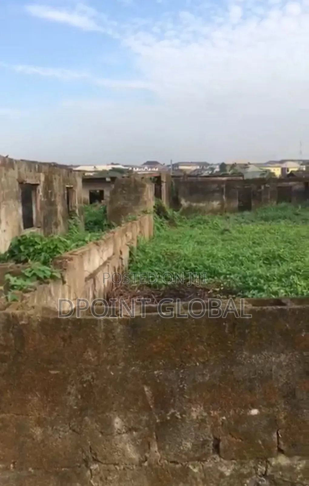 One and Half Plot in Iyana Ipaja in Iyana Ipaja