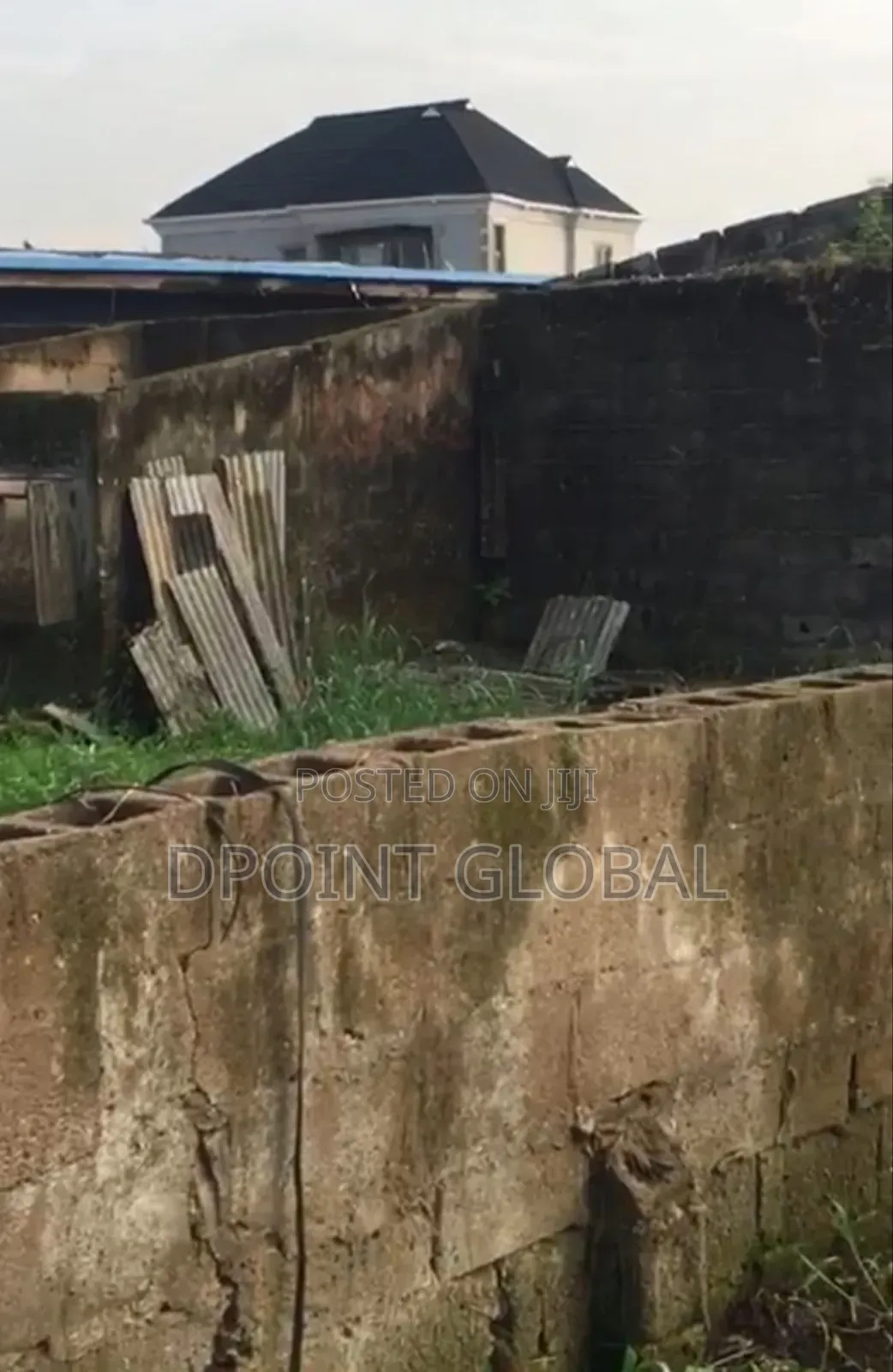 One and Half Plot in Iyana Ipaja in Iyana Ipaja