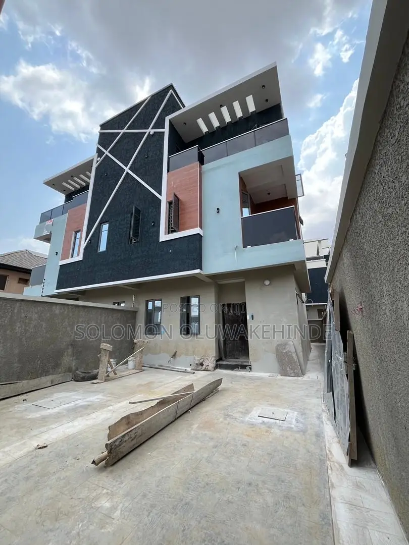 4bdrm Duplex in Gbagada, Lagos for sale in Gbagada