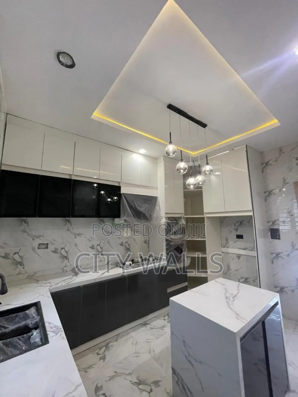 4bdrm Duplex in Idado for rent in Idado
