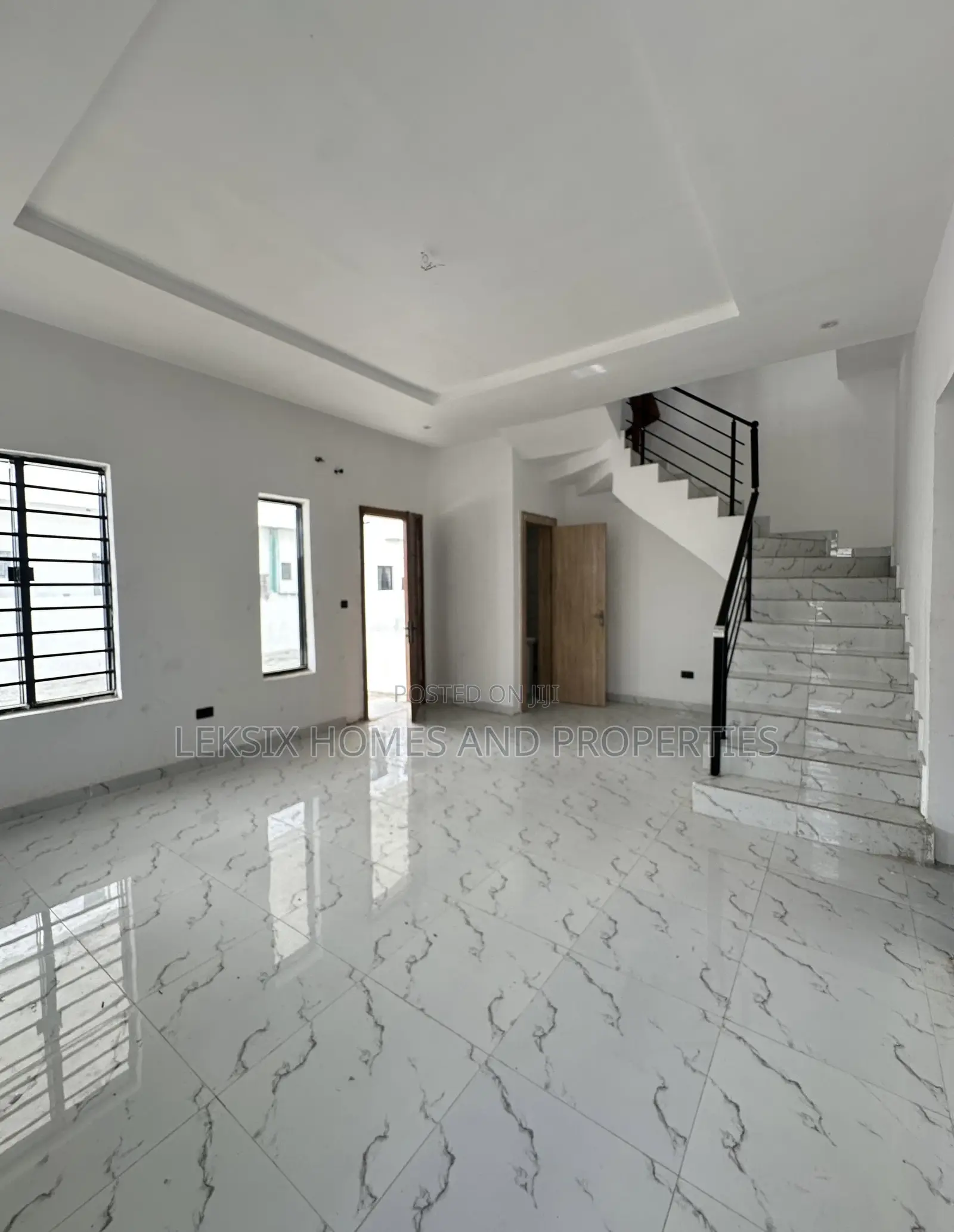 4bdrm Townhouse/Terrace in A Well Secured , Lekki Phase 2 for sale in Lekki Phase 2