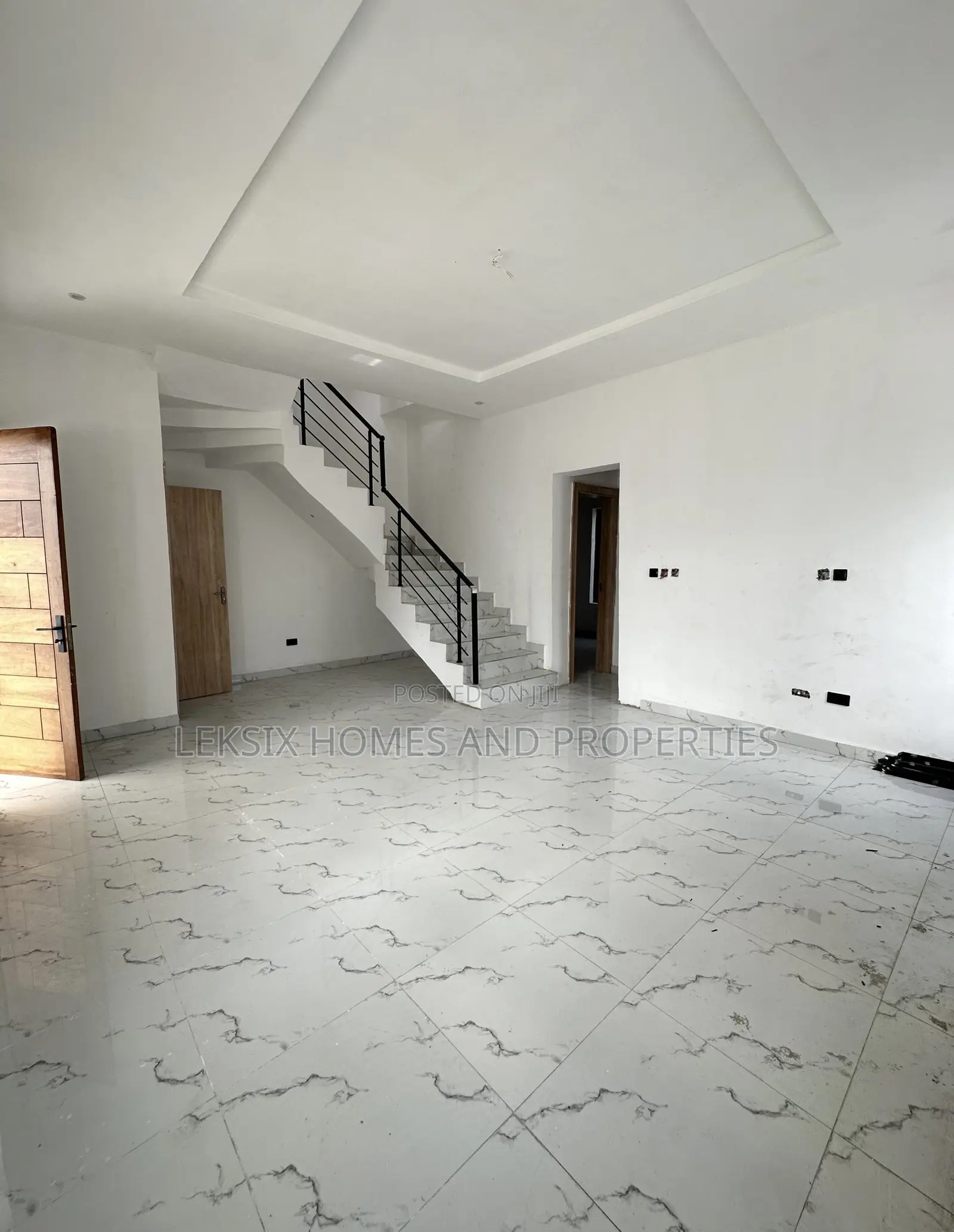 4bdrm Townhouse/Terrace in A Well Secured , Lekki Phase 2 for sale in Lekki Phase 2