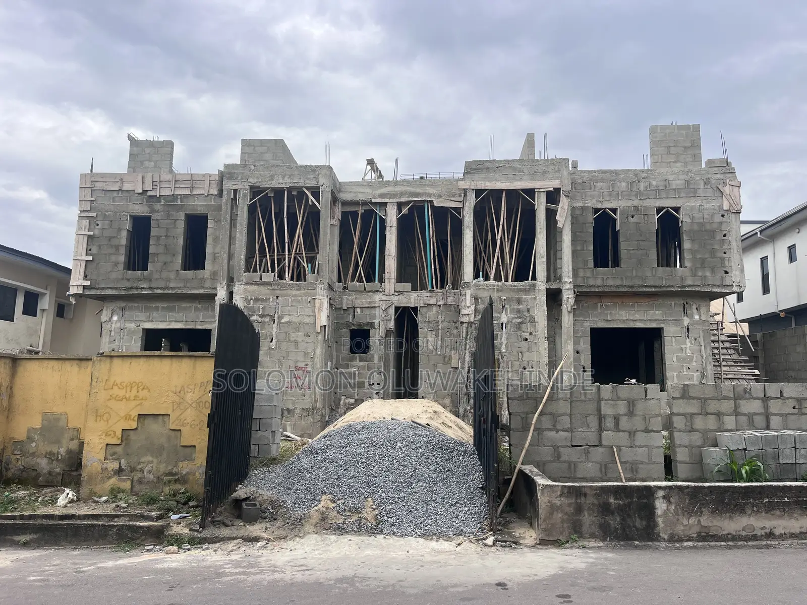 4bdrm Duplex in Gemade Estate, Alimosho for sale in Alimosho