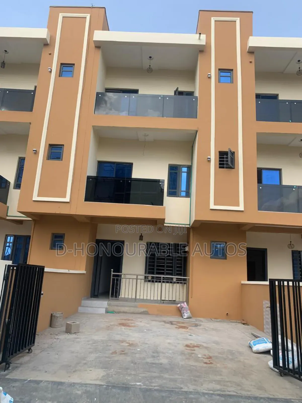 4 Bedroom Terrace Duplex With 2 Family Lounge in Abule Egba