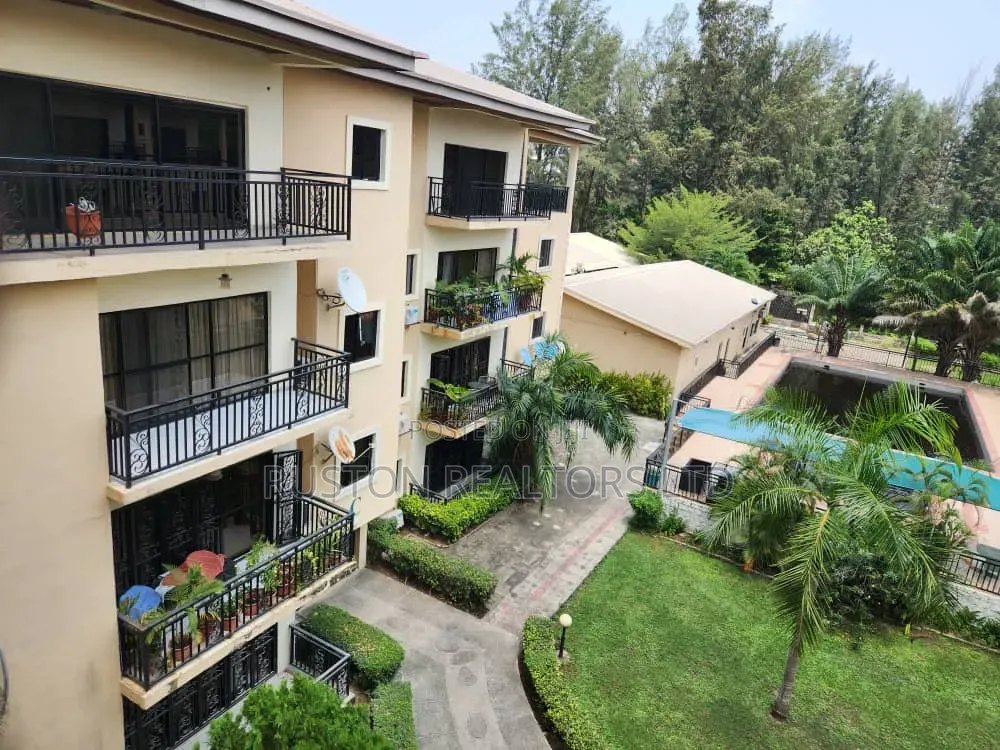 3bdrm Block of Flats in Parkview Estate for rent in Parkview Estate