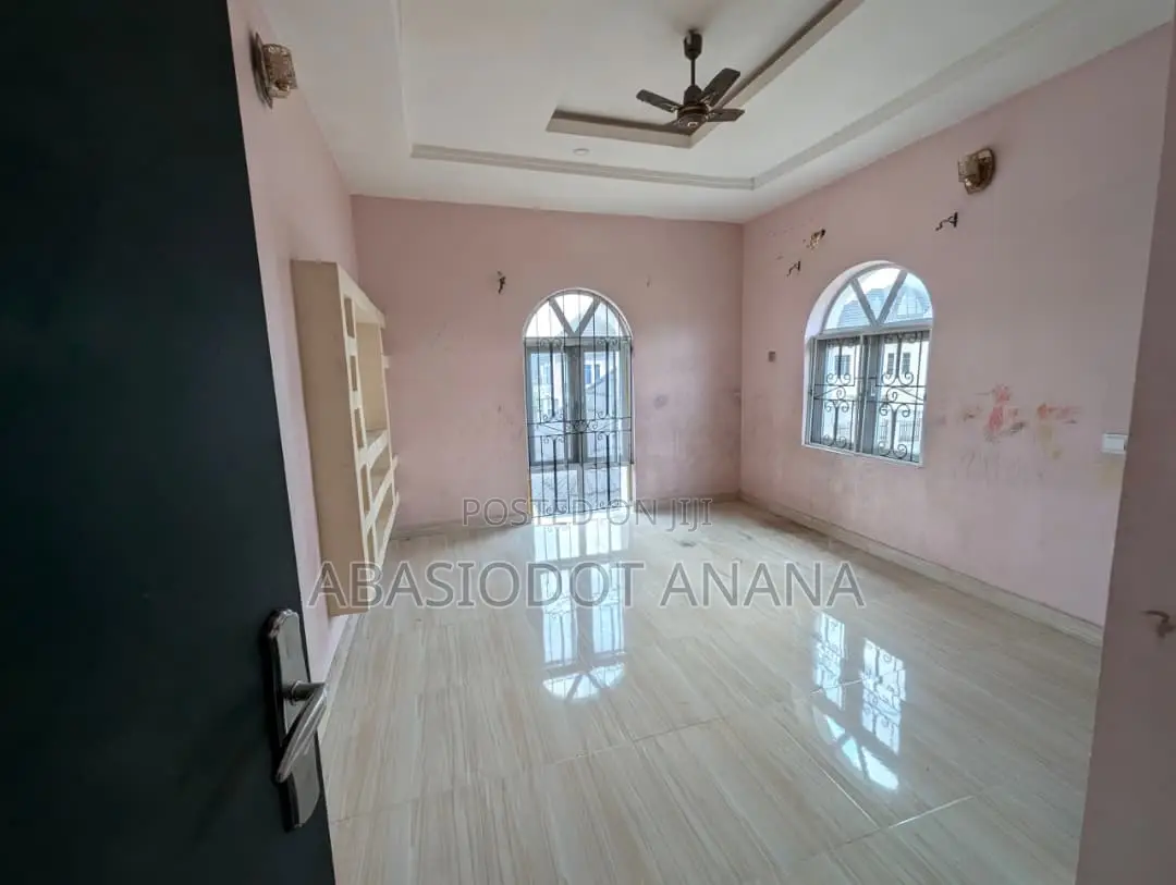 Furnished 4bdrm Duplex in Shelter Afrique, Uyo for sale in Uyo