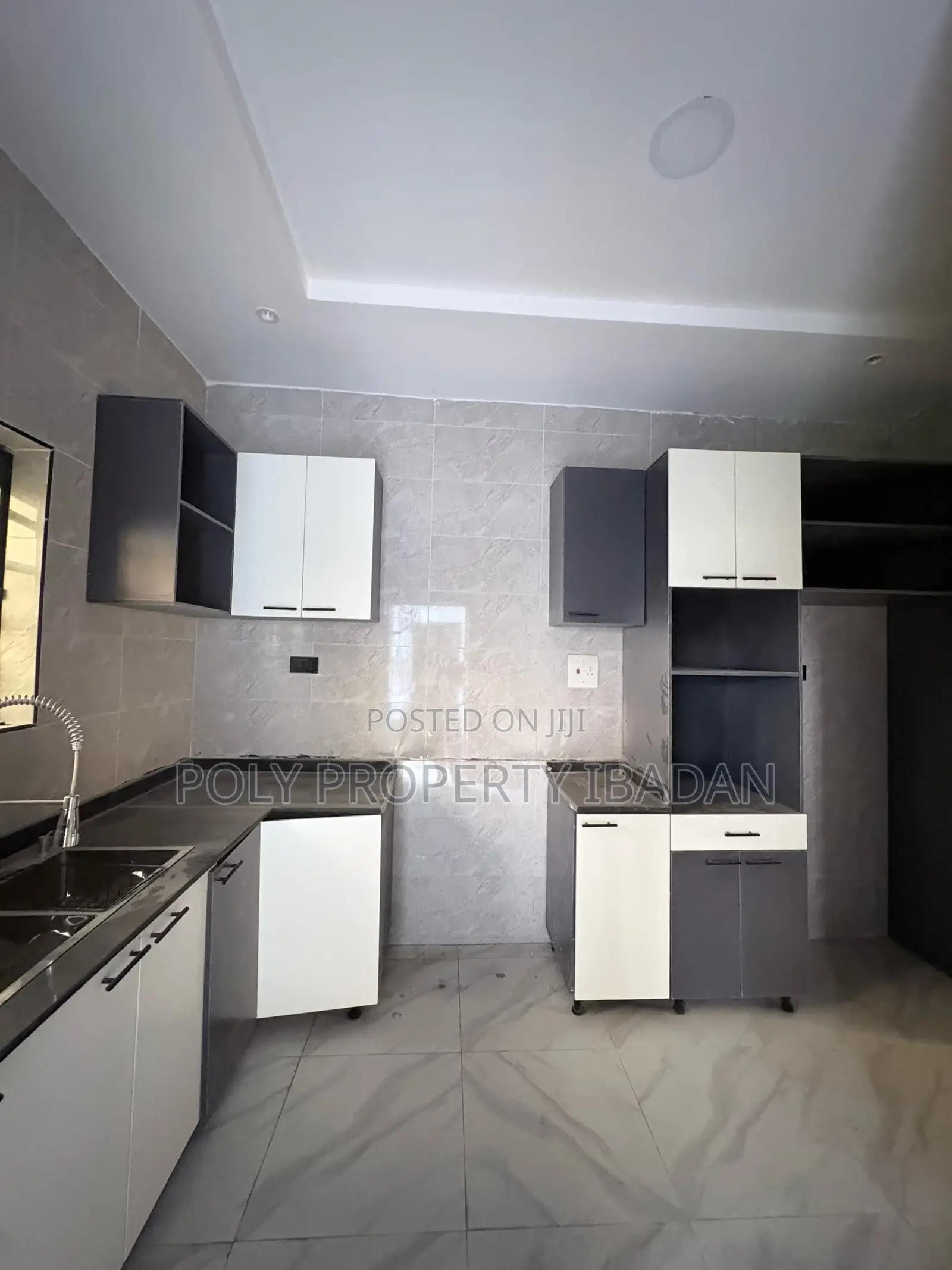 3bdrm Apartment in Kolapo Ishola Gra, Ibadan for rent in Ibadan