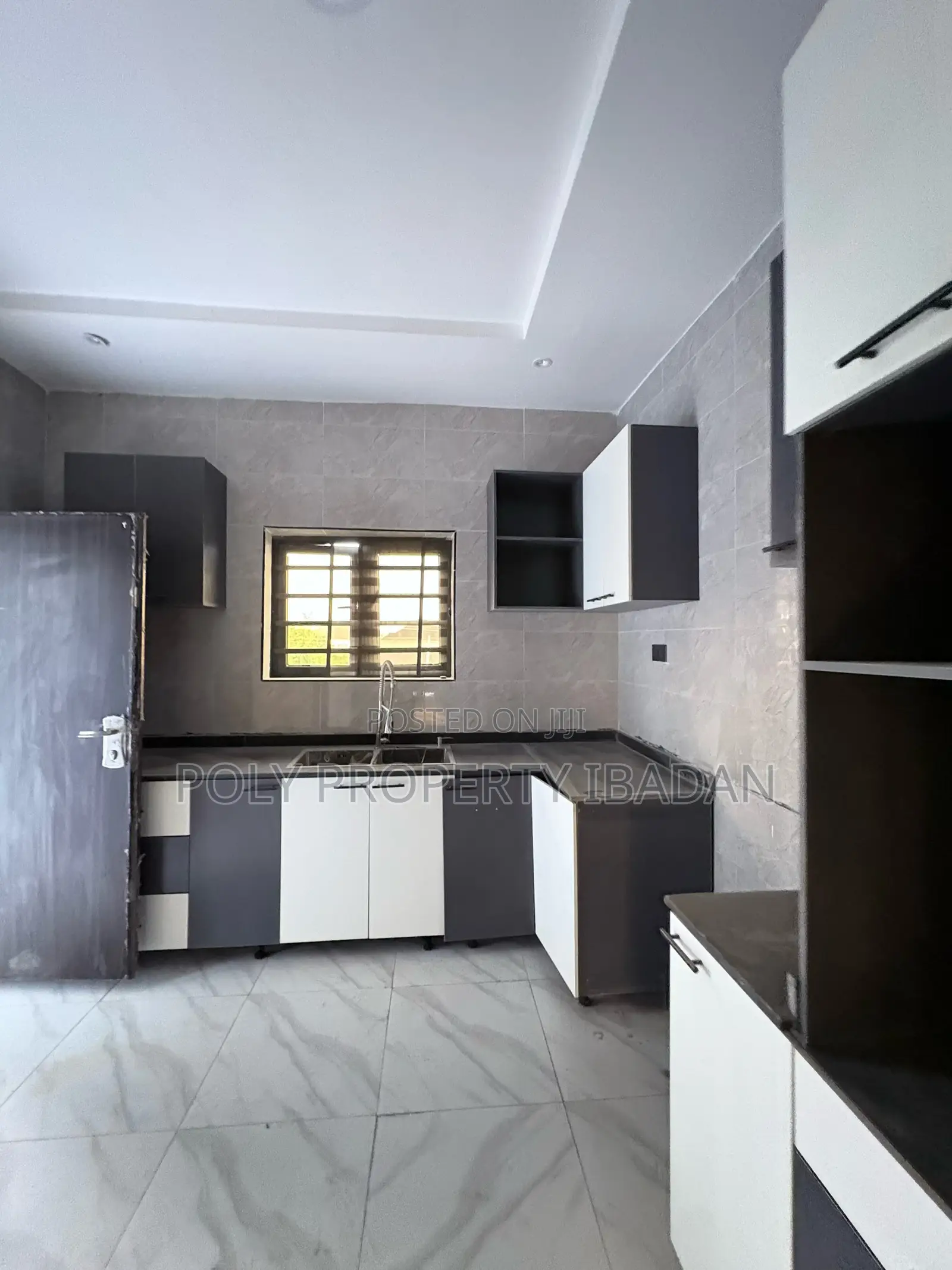 3bdrm Apartment in Kolapo Ishola Gra, Ibadan for rent in Ibadan