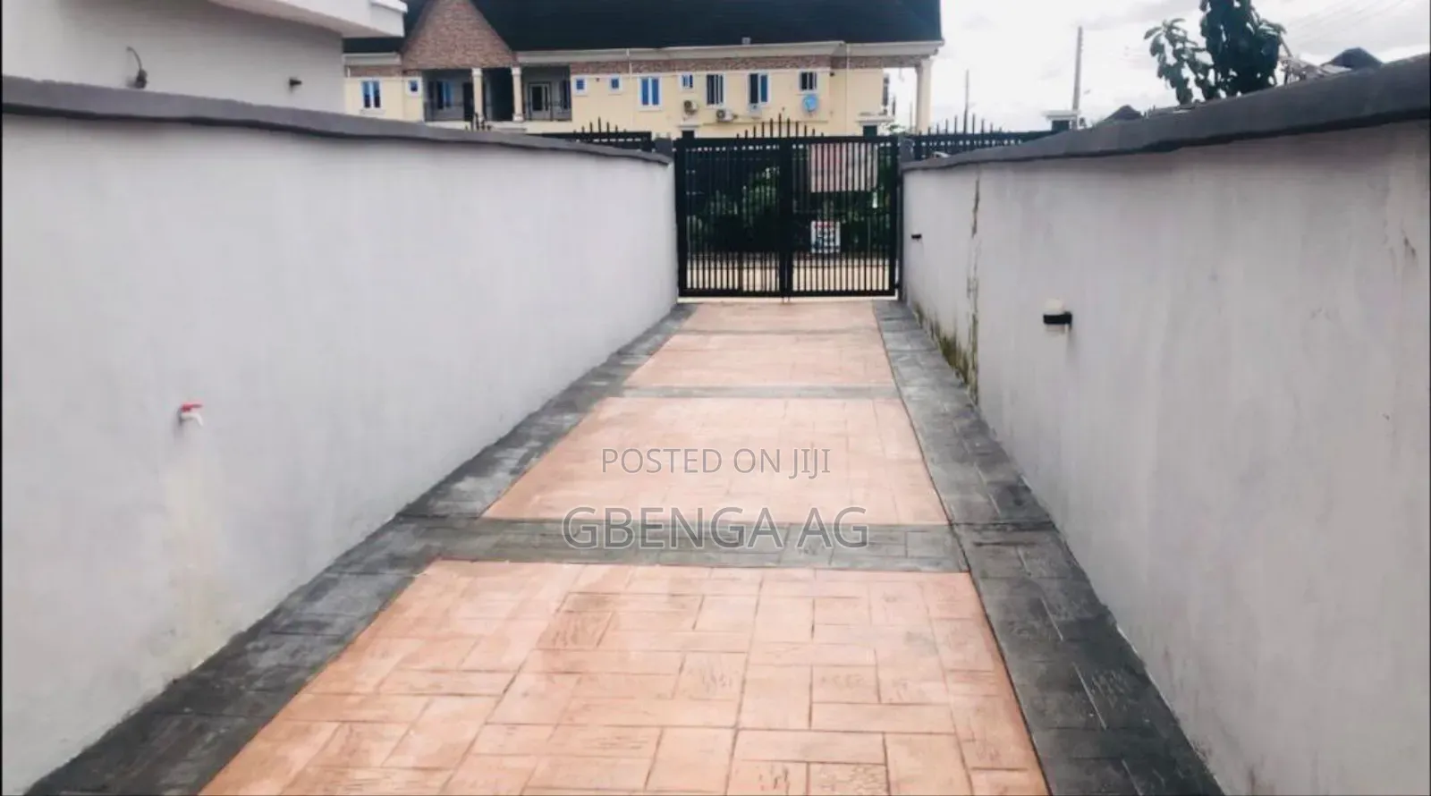 4bdrm Duplex in Alatise, Eleko for sale in Eleko
