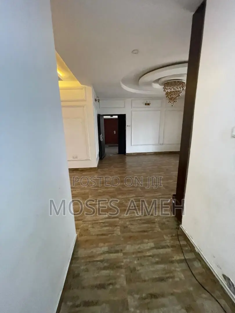 3bdrm Block of Flats in Wuye for rent in Wuye