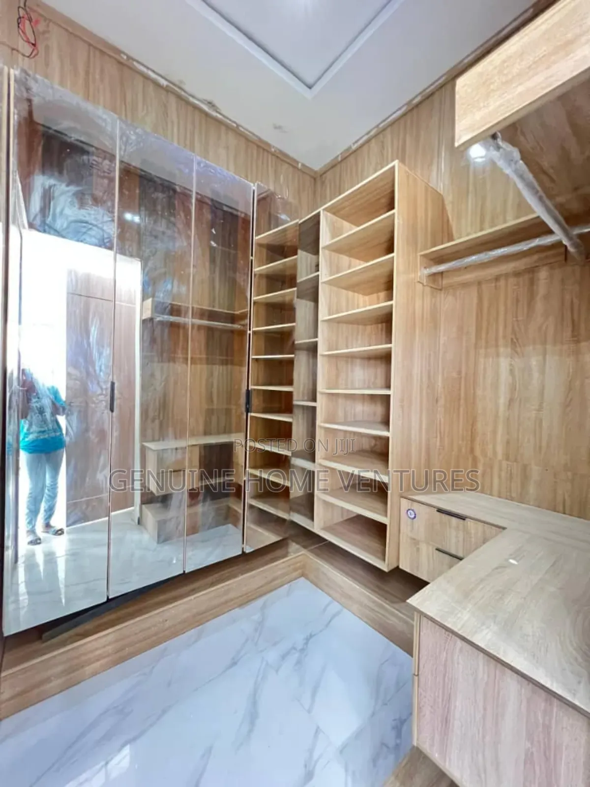 4bdrm Duplex in Chevron for sale in Chevron