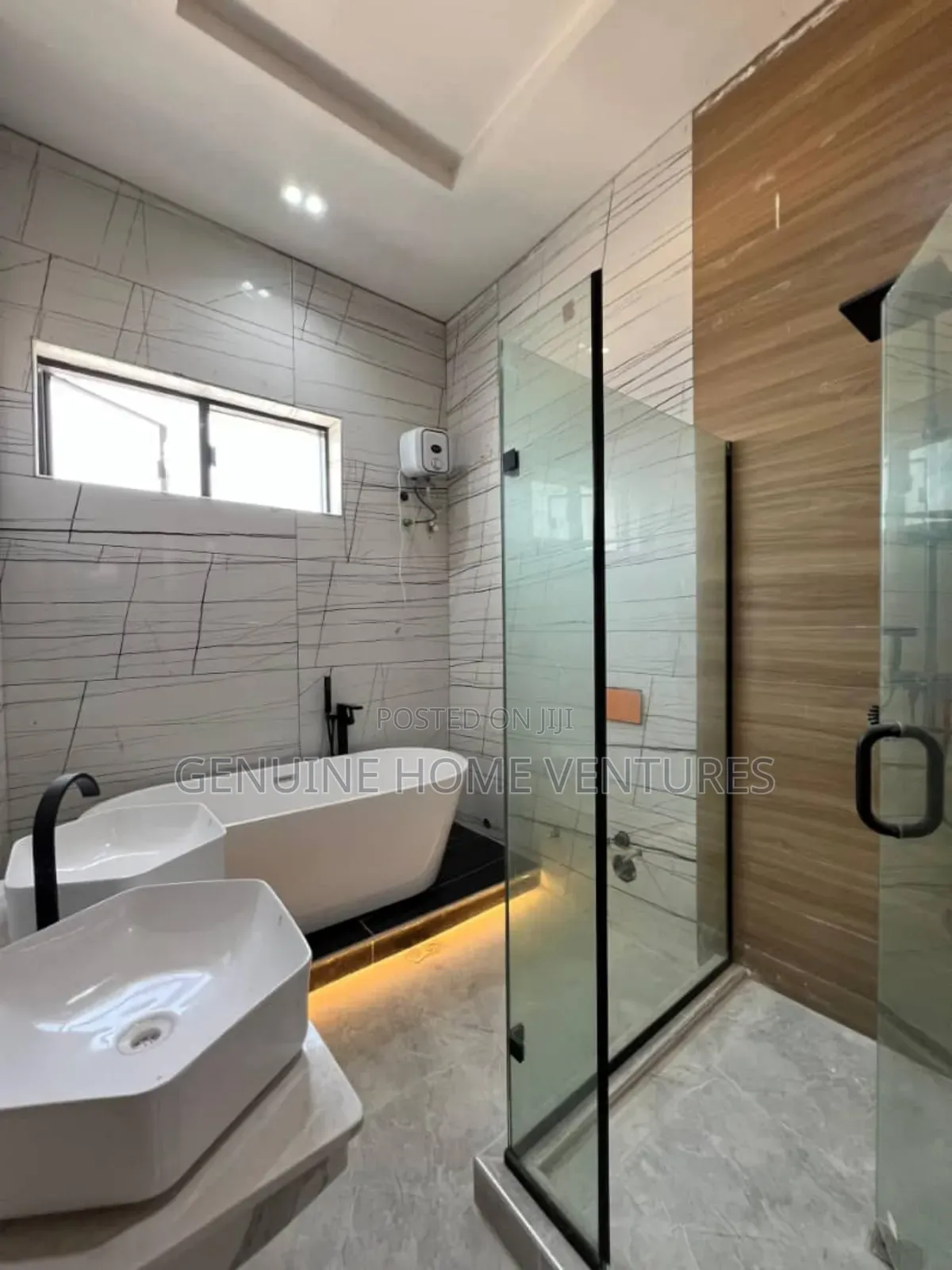 4bdrm Duplex in Chevron for sale in Chevron