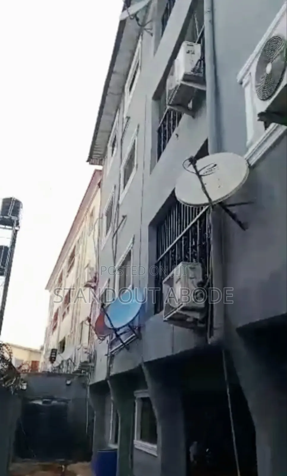 3bdrm Block of Flats in In Good Location, Aguda / Surulere for sale in Aguda / Surulere