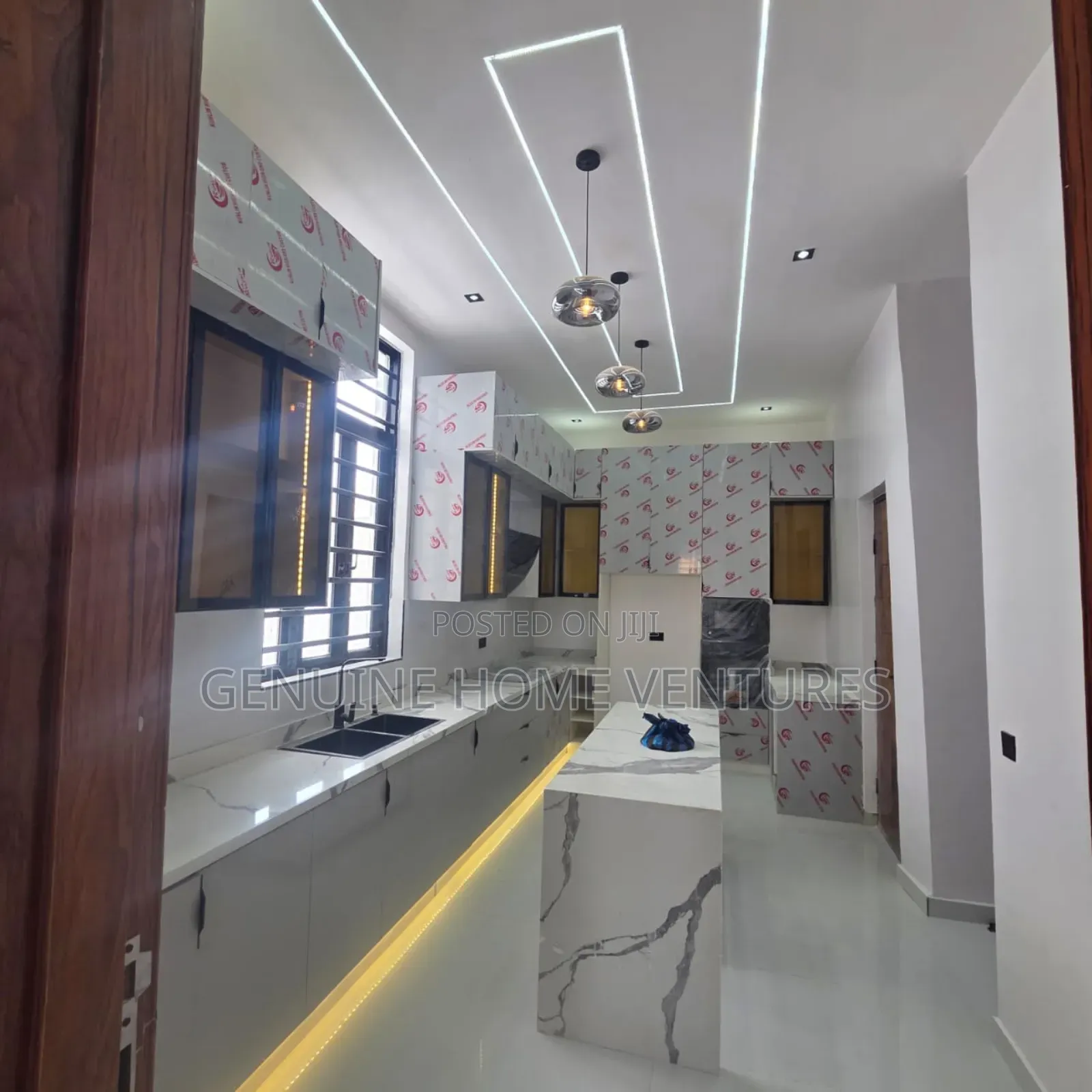 5bdrm Duplex in Sangotedo for sale in Sangotedo