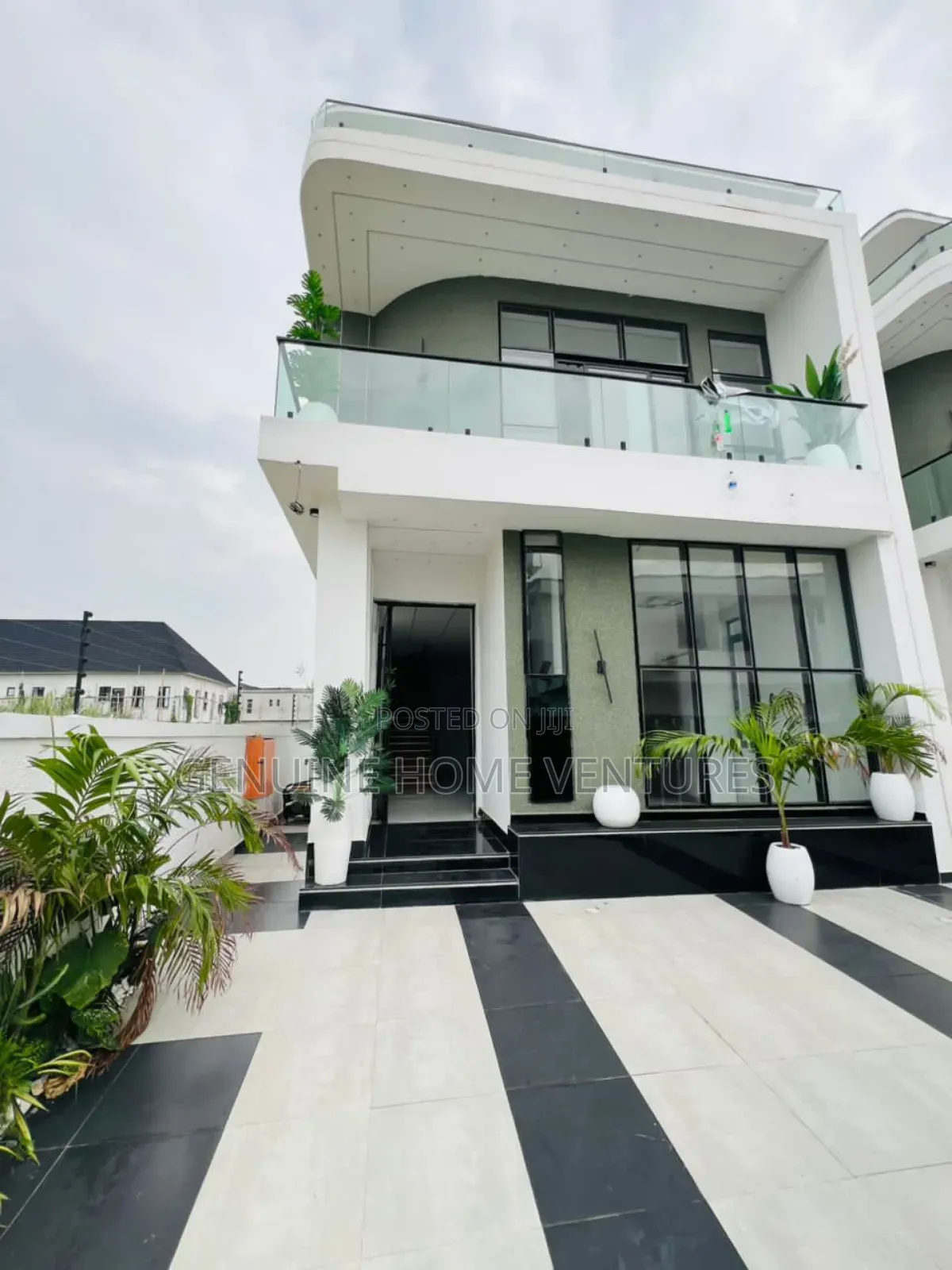 4bdrm Duplex in Sangotedo for sale in Sangotedo