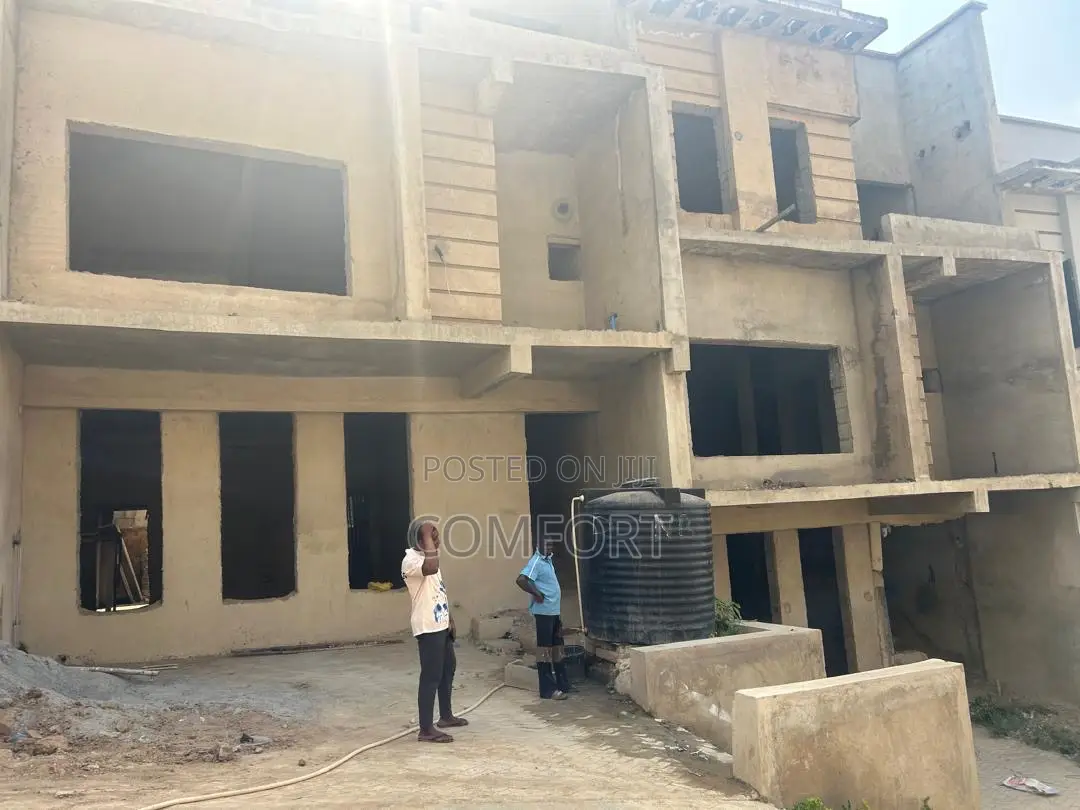Brand New 5bedroom Carcass Townhouse (Terrace) in Zone 6 / Wuse