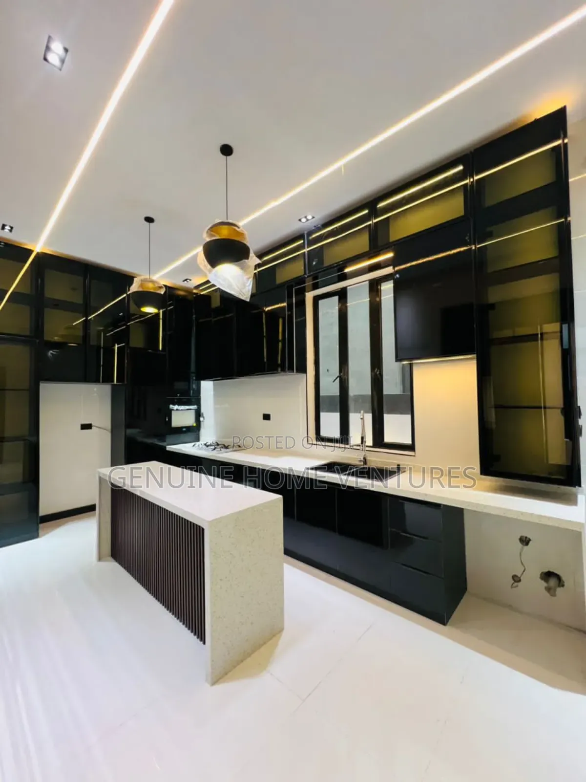 5bdrm Duplex in Sangotedo for sale in Sangotedo