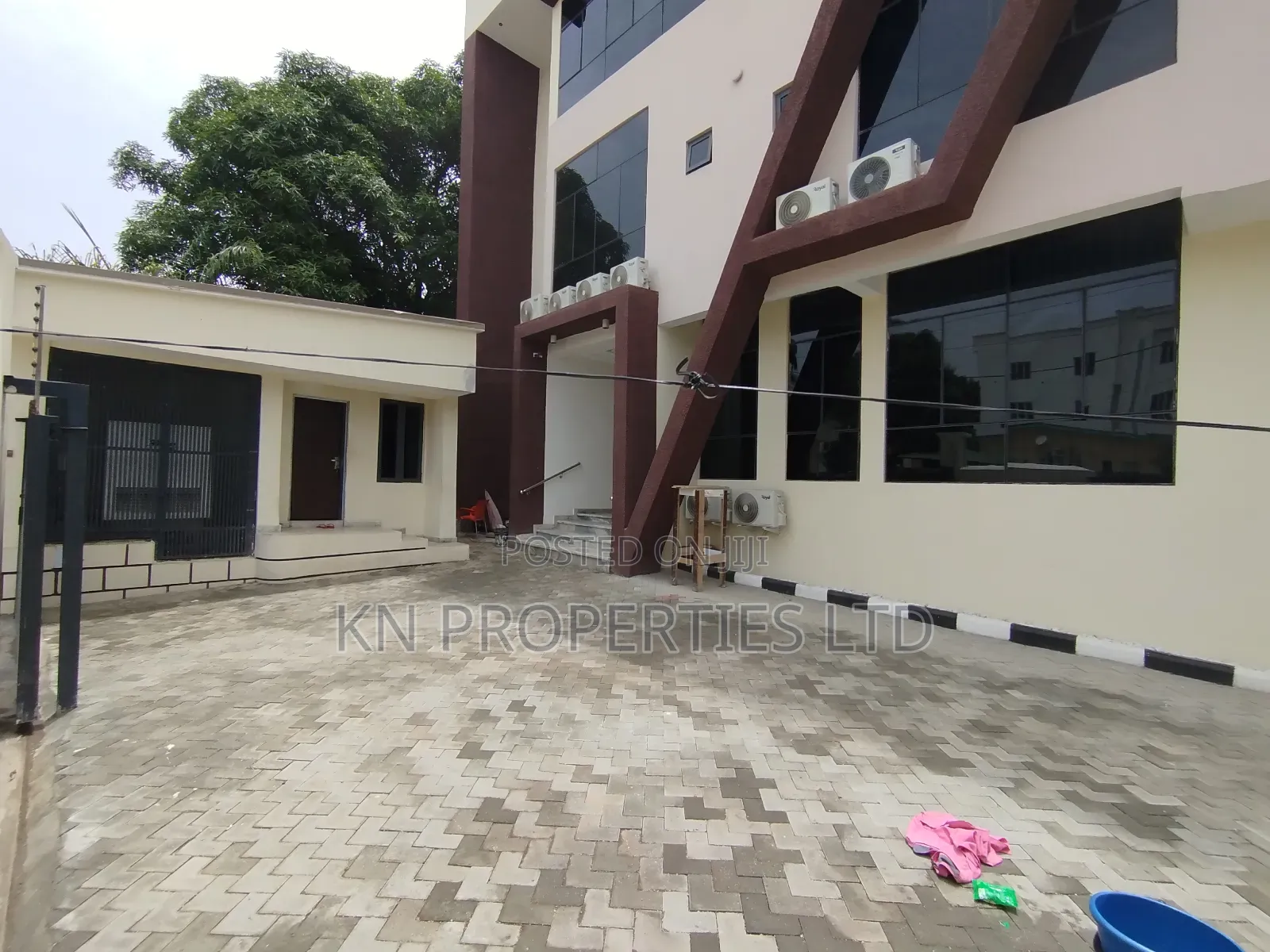 For Rent 6 Bedroom Semi-Detached Duplex in Wuse