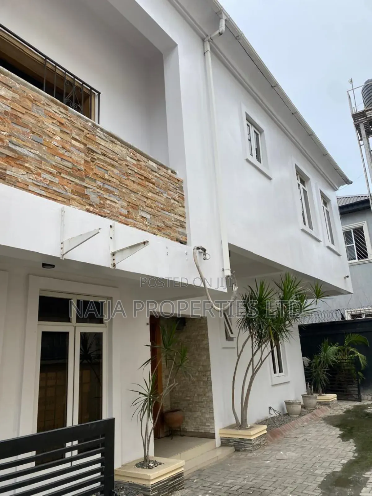 Studio Apartment in Off Market Rd, Victoria Island Extension for rent in Victoria Island Extension