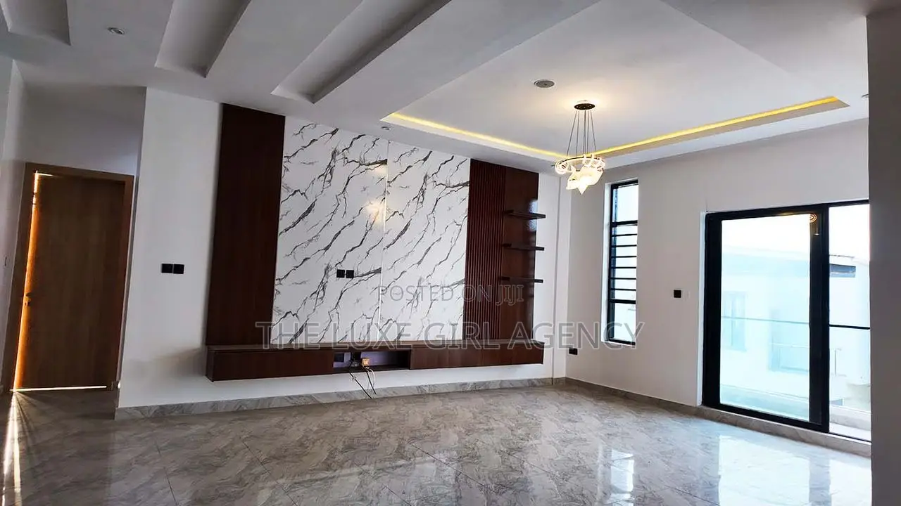 2bdrm Apartment in Ikota Gra for sale in Ikota