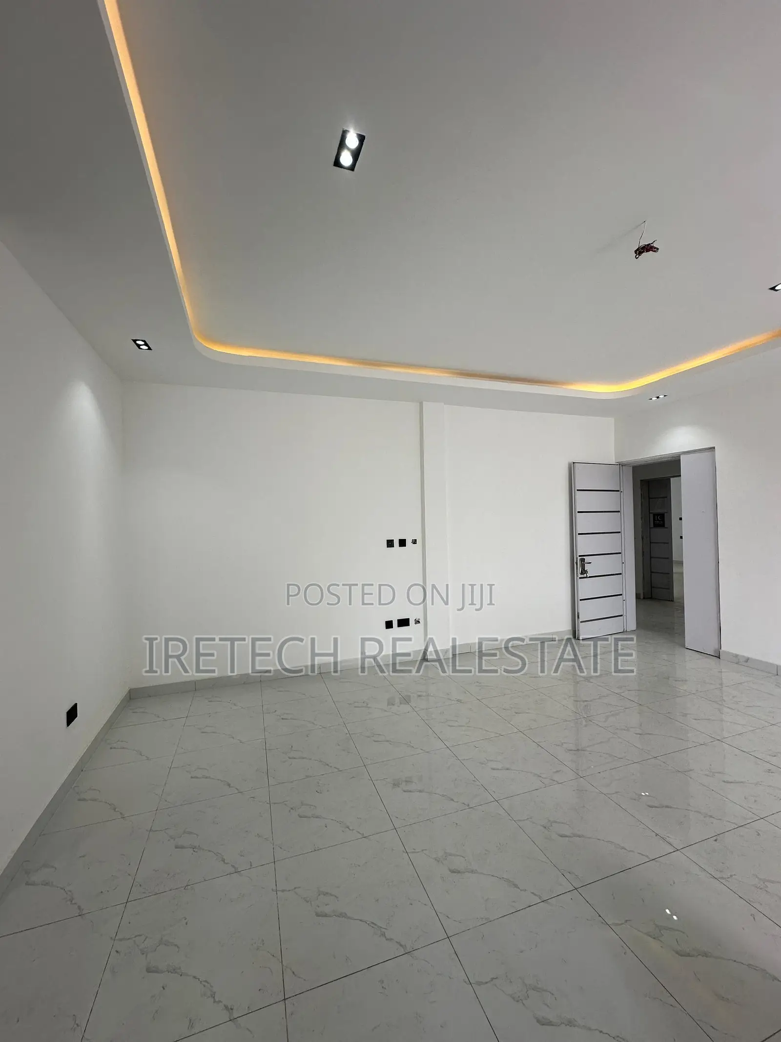 2bdrm Apartment in Ikate Ilasan for sale in Ikate