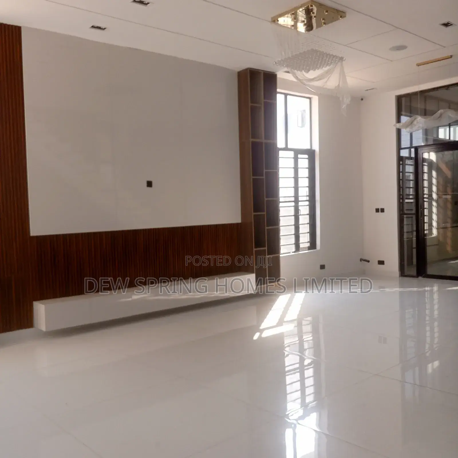 Furnished 5bdrm Mansion in Chevron for sale in Chevron