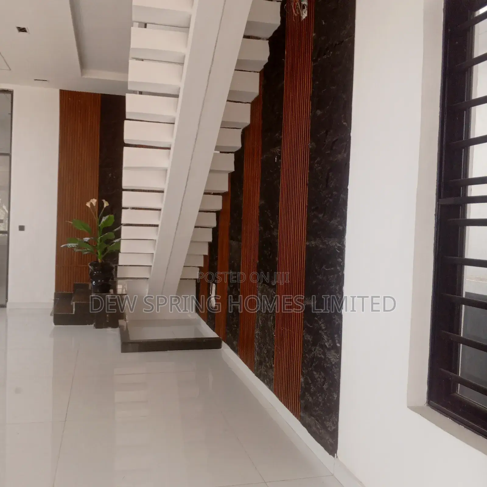 Furnished 5bdrm Mansion in Chevron for sale in Chevron