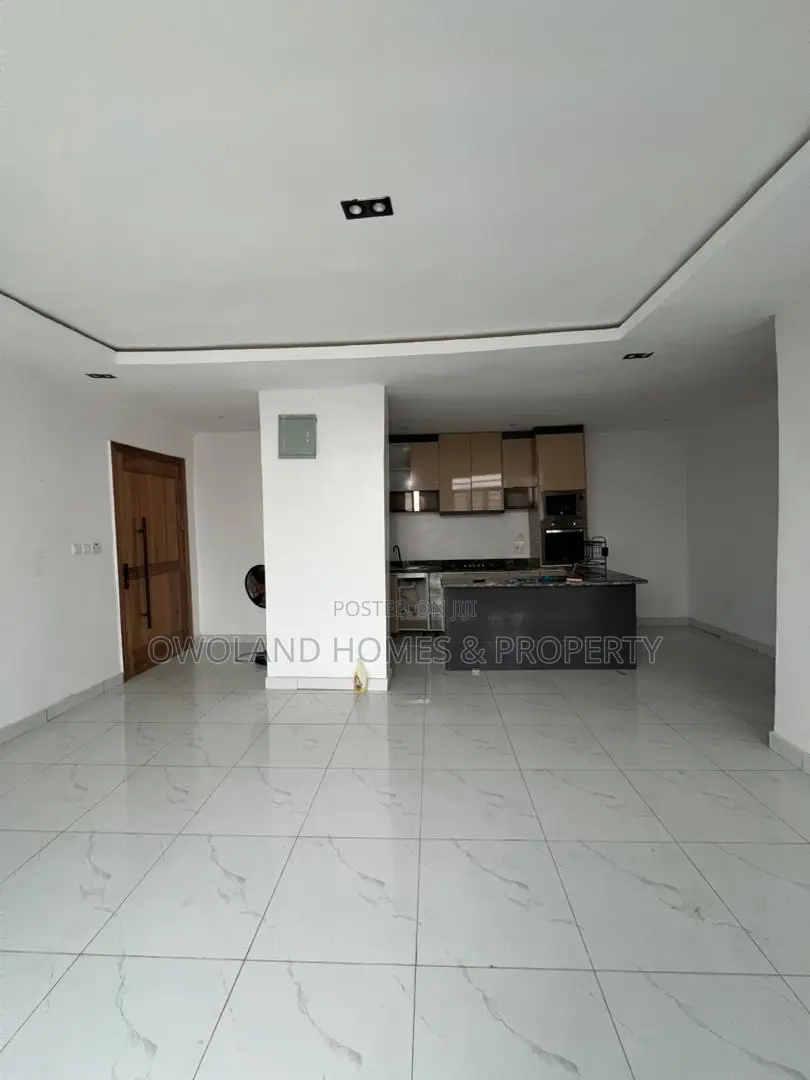 2bdrm Block of Flats in Chevron Estate for rent in Chevron