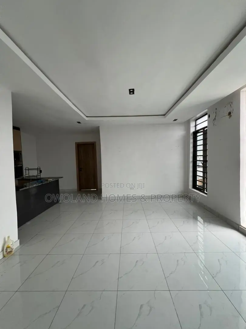 2bdrm Block of Flats in Chevron Estate for rent in Chevron