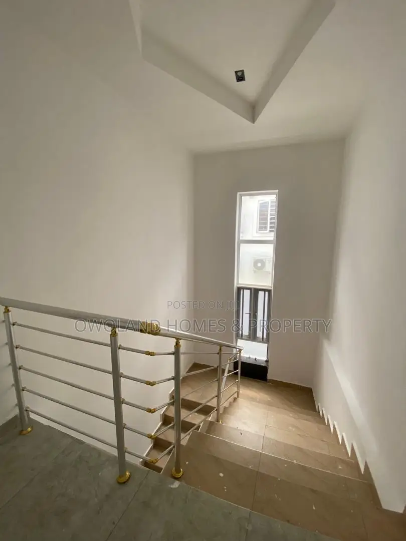 5bdrm Duplex in Mega Mound Estate, Ikota for rent in Ikota
