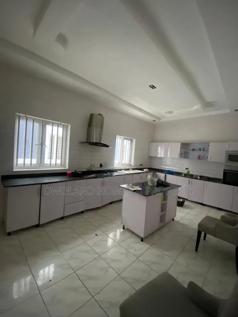 5bdrm Duplex in Mega Mound Estate, Ikota for rent in Ikota