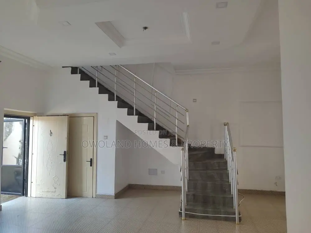 3bdrm Duplex in Lekki County, Ikota for rent in Ikota