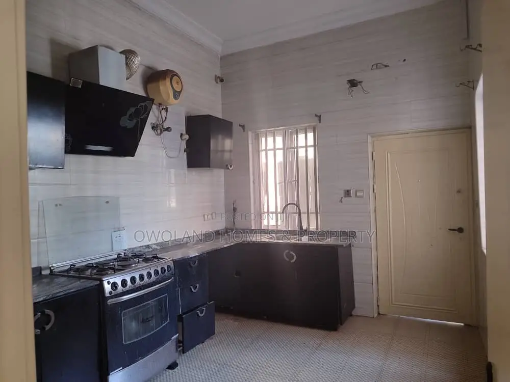 3bdrm Duplex in Lekki County, Ikota for rent in Ikota