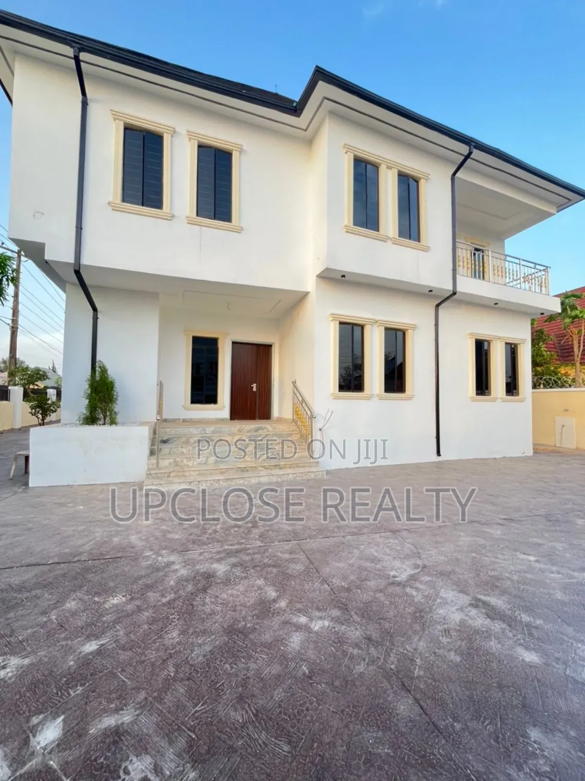 5bdrm Duplex in Kaura for sale in Kaura