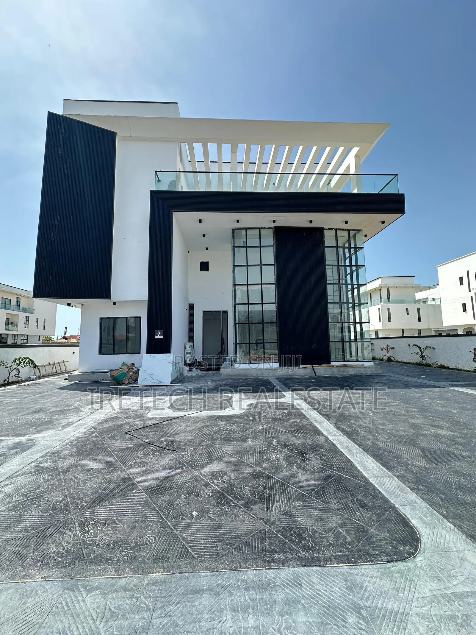 7bdrm Duplex in Ikate In A Code To for sale in Ikate