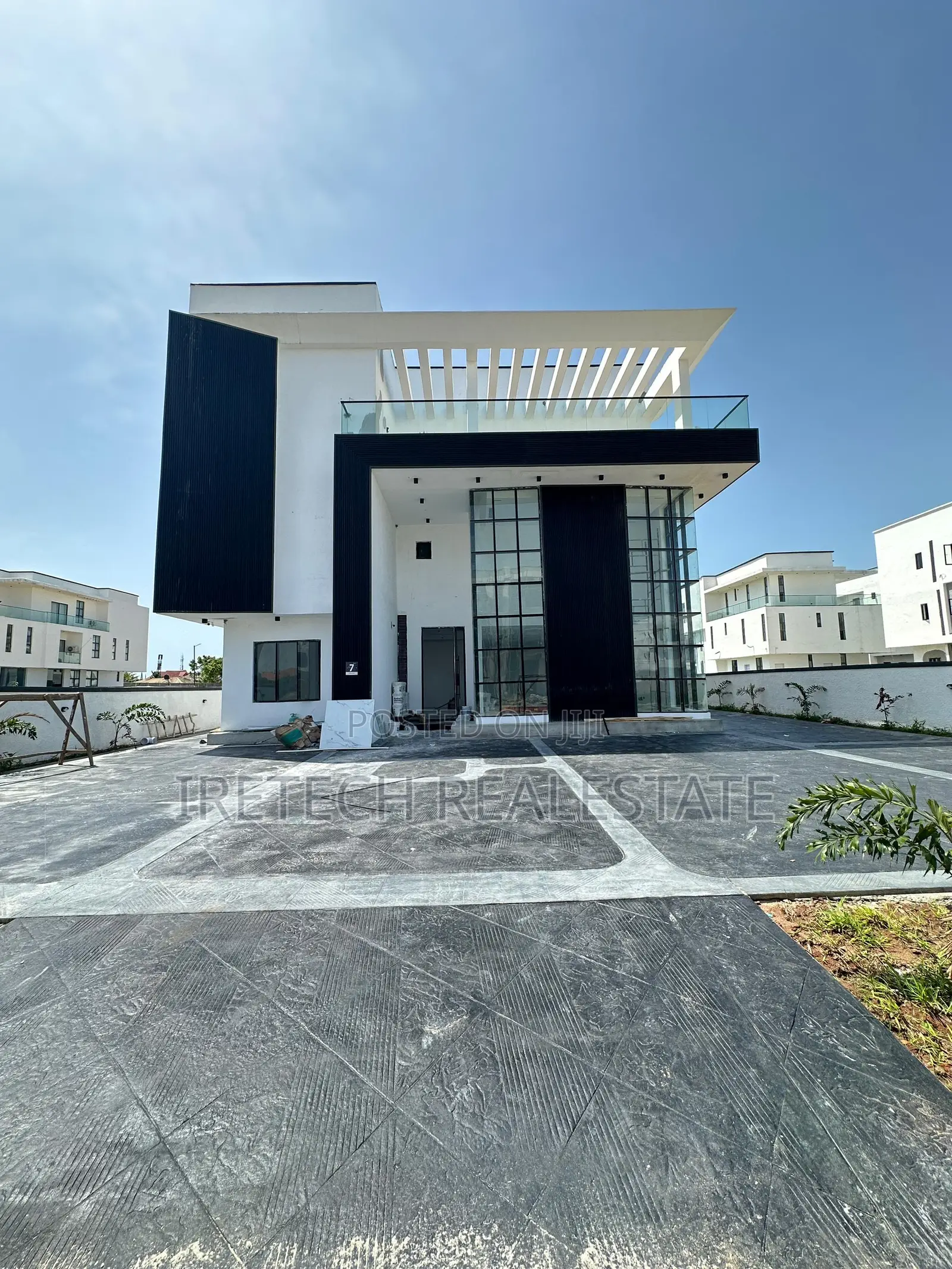 7bdrm Duplex in Ikate In A Code To for sale in Ikate