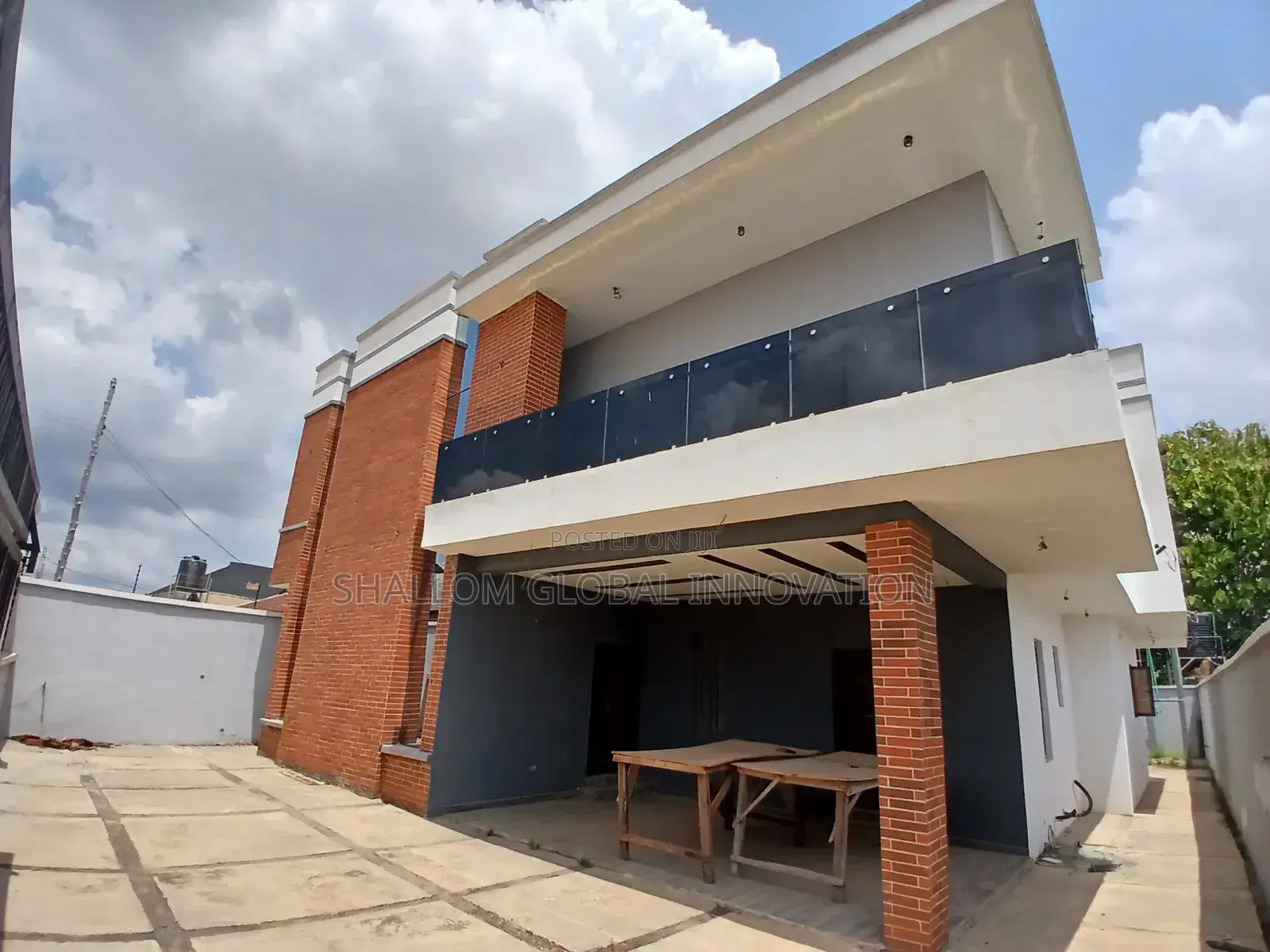 5bdrm Apartment in Elebu, Oluyole for sale in Oluyole